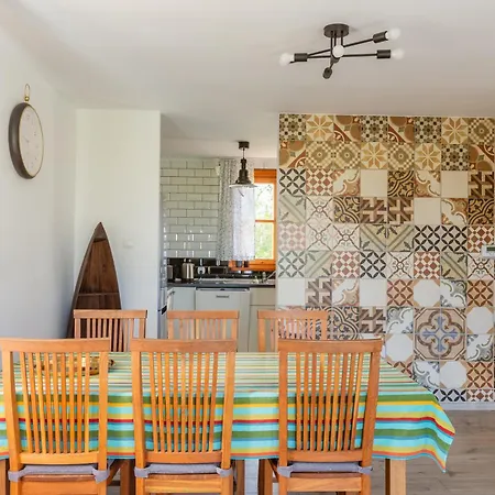Bay House Gated Garden Retreat 펜션