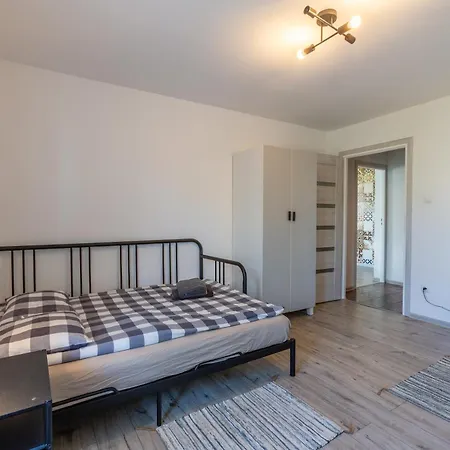 Bay House Nyaraló Puck